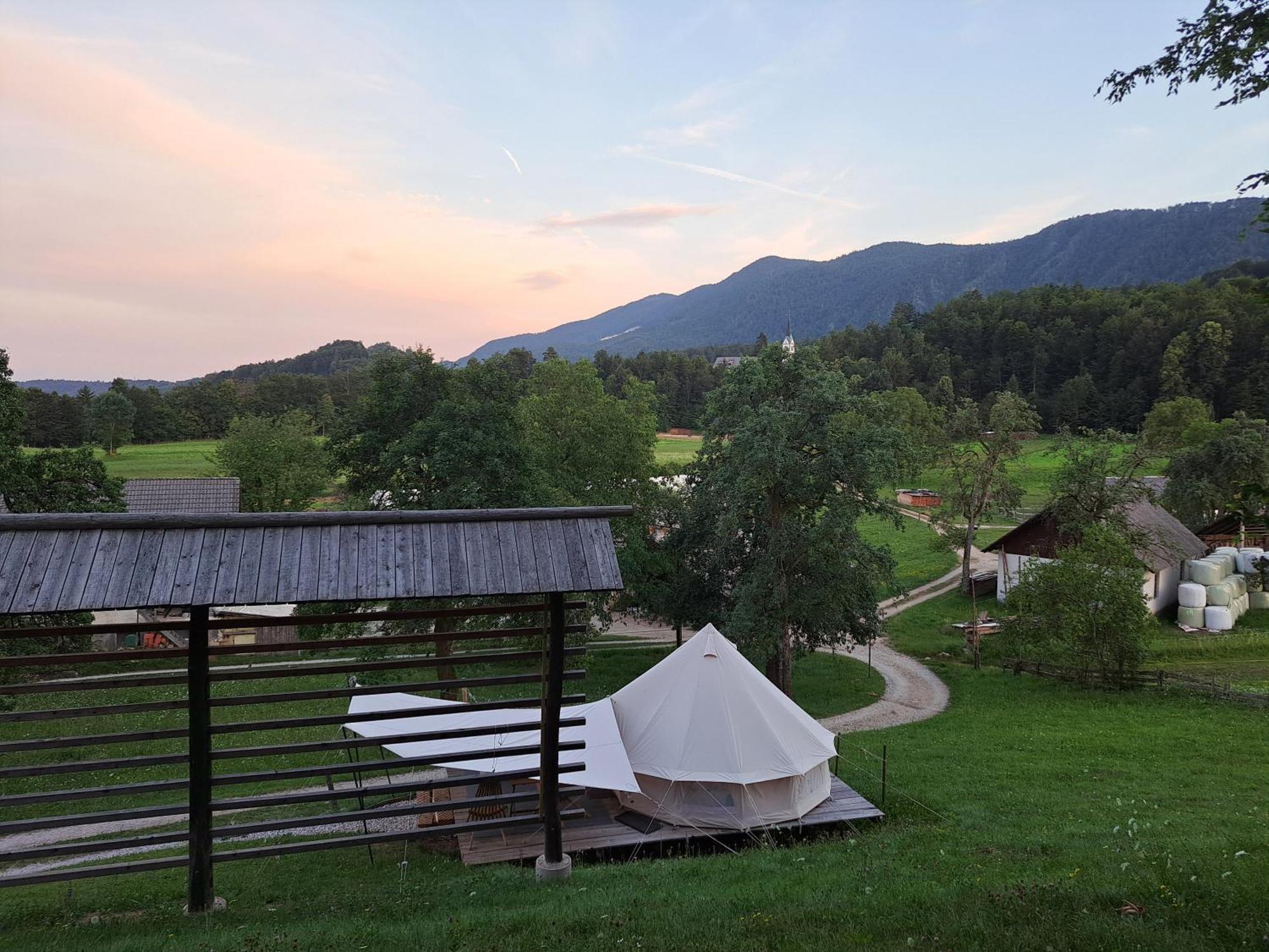 Puzman Farm Glamping Villa ราโดว์ลิตซา ภายนอก รูปภาพ